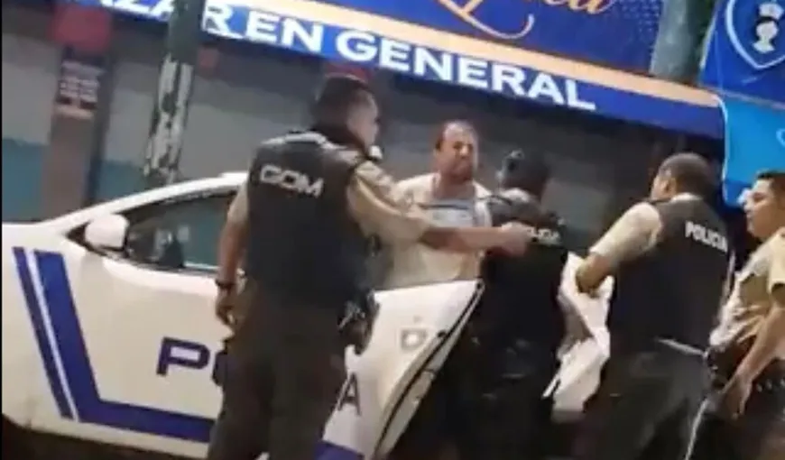 VIDEO Fost atacant de naţională, beat şi desculţ pe stradă, arestat. Avocatul său susţine că fostul fotbalist a fost agresat de poliţie