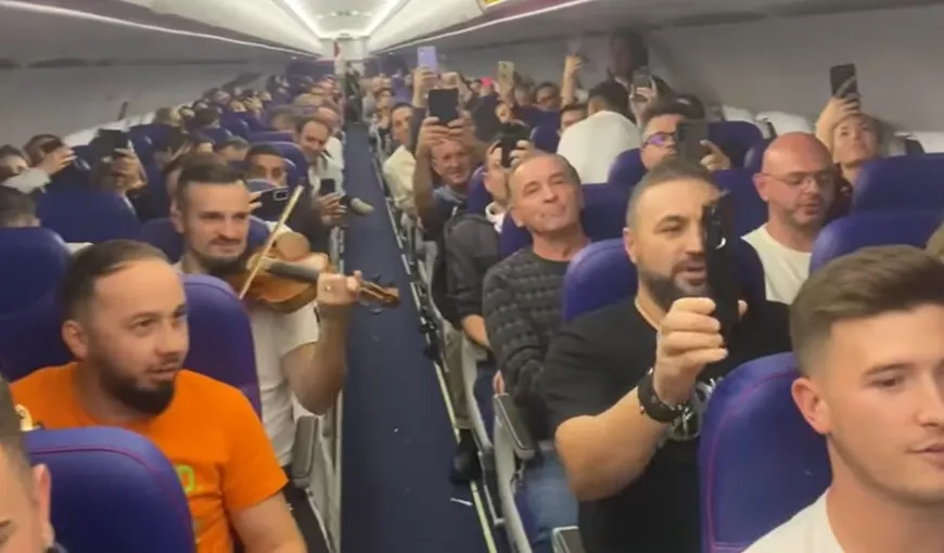 Moment emoționant în avion de 1 Decembrie. 200 de pasageri au început să cânte la unison „Noi suntem români!” – VIDEO