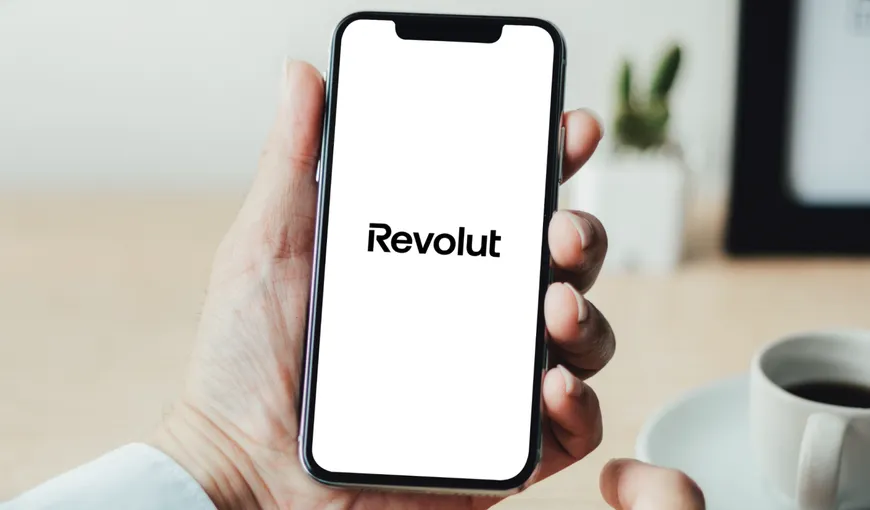 Revolut lansează în premieră servicii de telefonie pentru clienţii premium