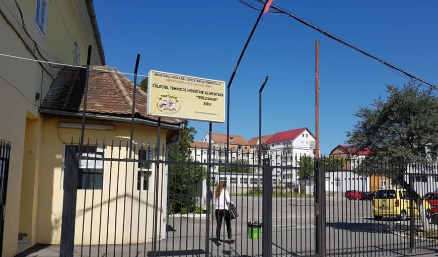 O elevă din Sibiu a ajuns la spital, după ce a vrut să iasă din internat pe un cearşaf. De ce a încercat să evadeze ca în filme
