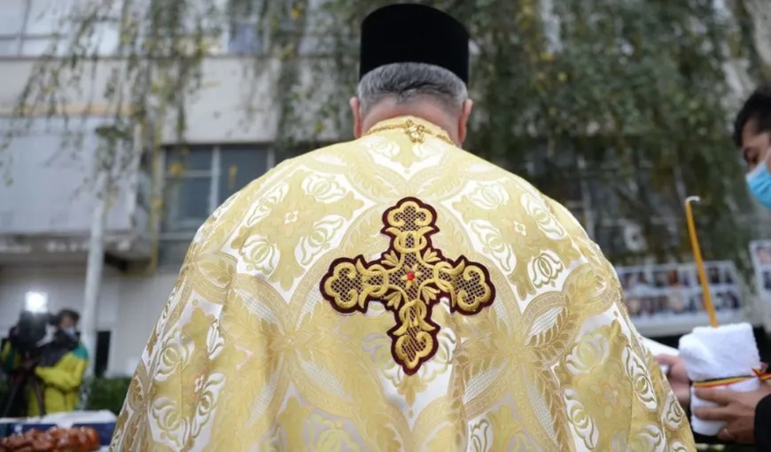 Românii nu vor să deschidă ușa preoților: „Umblă mai mult pentru bani decât pentru evenimentul în sine”