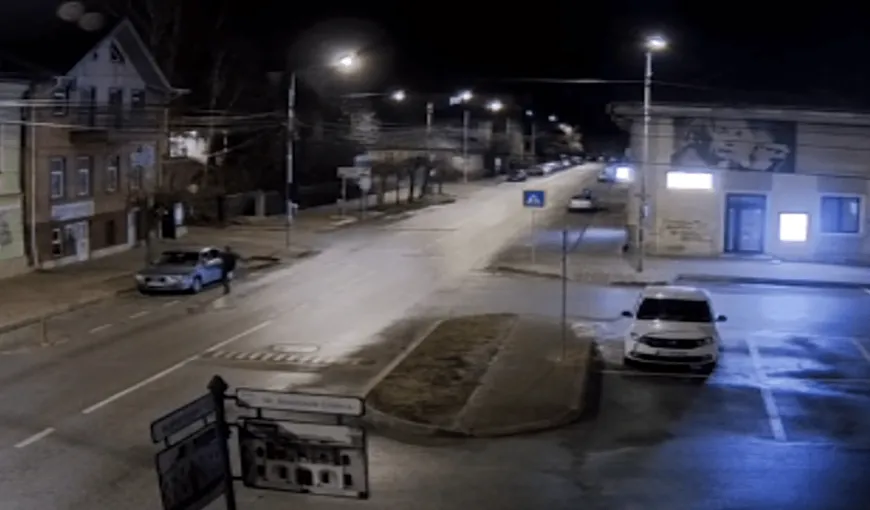 VIDEO şocant Zeci de mașini vandalizate pe o stradă din centrul orașului Suceava
