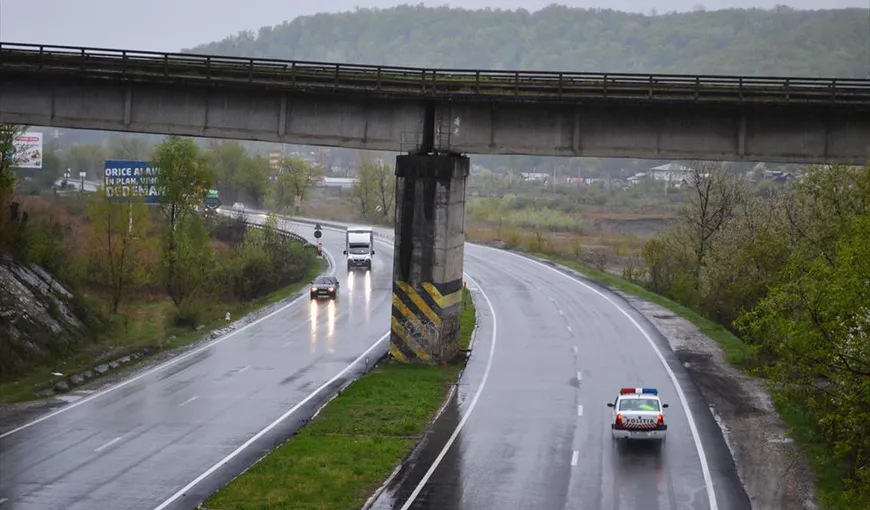 Circulaţia rutieră închisă pe DN 1, în Prahova, pentru demolarea unui pasaj de cale ferată