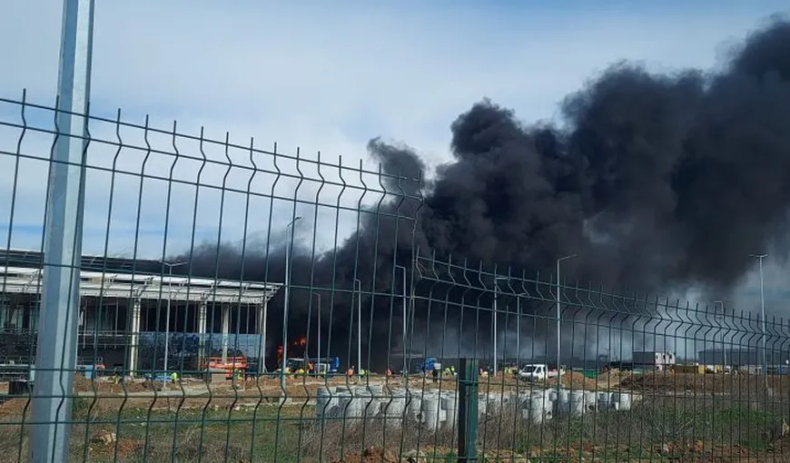 Incendiu de proporții la şantierul noului terminal al Aeroportului Craiova