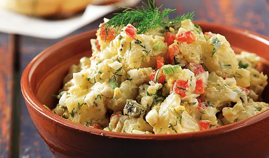 Patatosalata, minunea din Postul Paștelui. Reteța simplă și gustoasă de cartofi pregătiți în stil grecesc