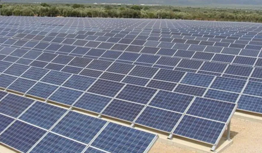 Comisia Europeană deschide două investigaţii privind ofertanţii pentru construirea unul parc fotovoltaic în România