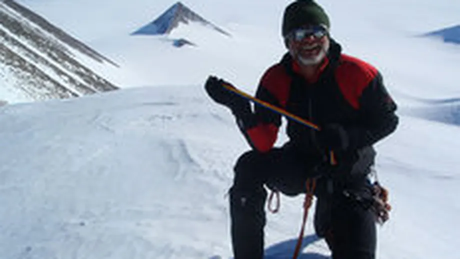 Urmatorul \varf\ de cucerit pentru alpinistul business-man David Neacsu, patronul magazinelor Himalaya: Un mall de articole sportive