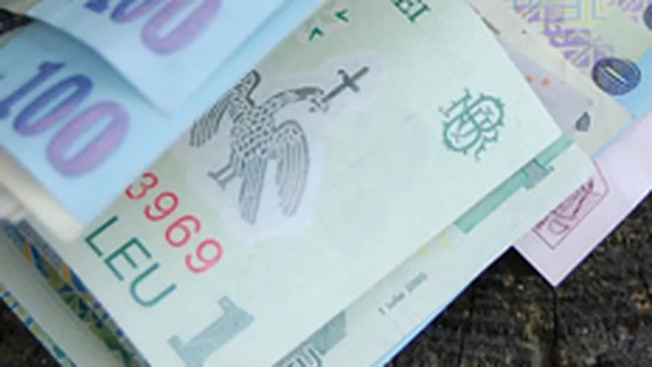 Leul s-a depreciat joi pana la 4,1333 lei/euro