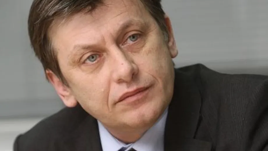 Antonescu: Premierul Boc este slab de minte