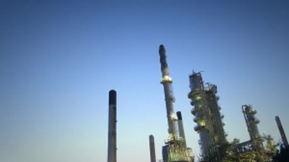 Pretul petrolului atinge maximul ultimelor trei luni