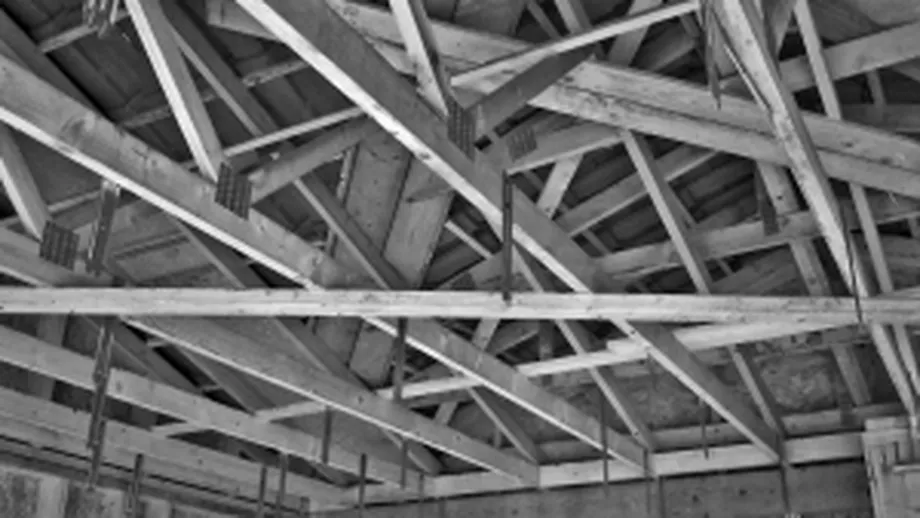 Cat a scazut volumul lucrarilor de constructii
