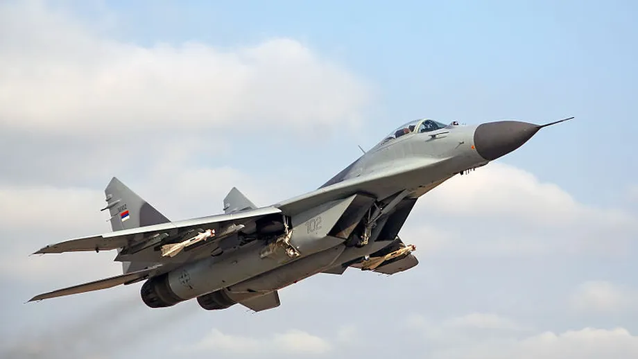Rusia trimite avioane suplimentare la baza din Armenia