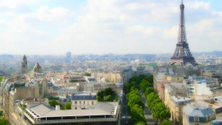 Turnul Eiffel are un frate. Replica celebrei constructii, ridicata tot in Paris