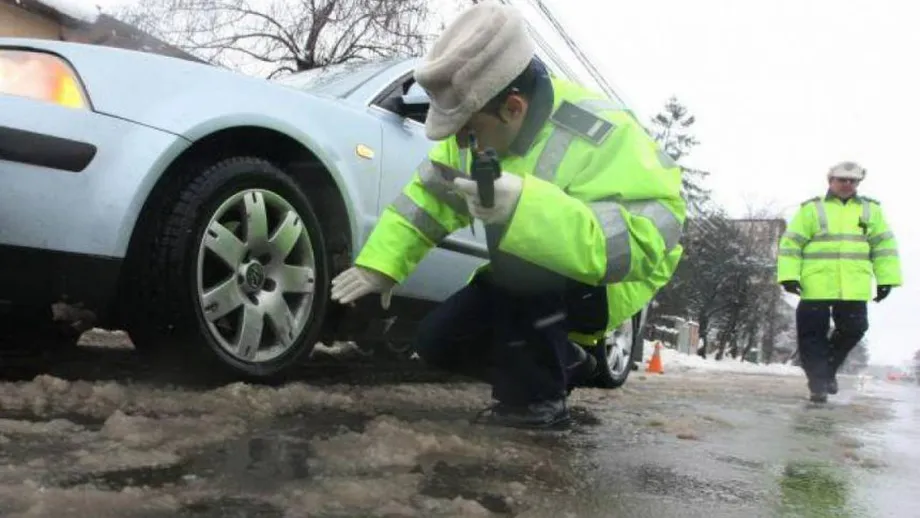 Ce trebuie să scrie pe cauciucurile de iarnă ca să nu iei amendă. Atenţie şoferi!