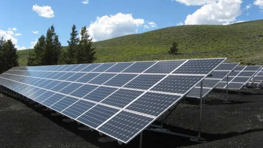 Terenurile statului vor fi concesionate pentru proiecte de energie verde. Guvernul pregătește OUG-ul