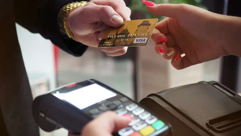 Românii, obligați să aibă card bancar? Legea care interzice plata salariilor în numerar, adoptată de Senat