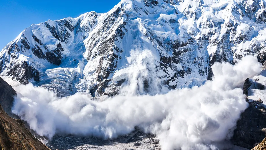 Risc mare de avalanșă în România! Iată zonele în care nu trebuie să mergi la finele acestei săptămâni