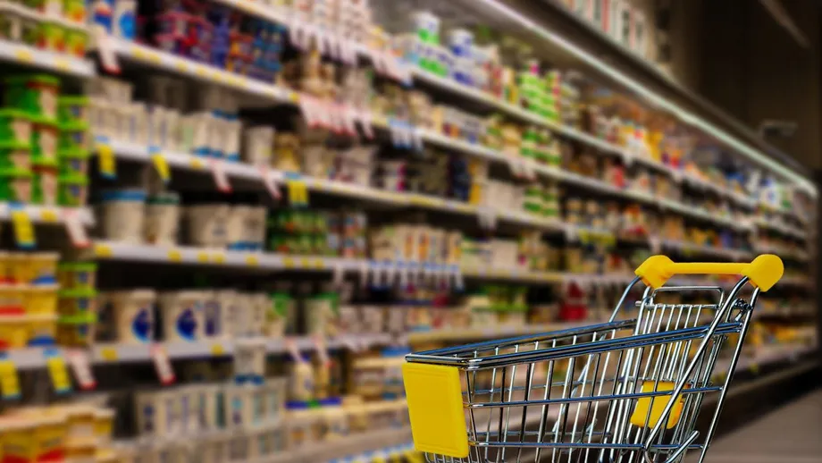 Ungaria alungă insectele comestibile din farfurie. UE a aprobat 4 larve pentru comercializare