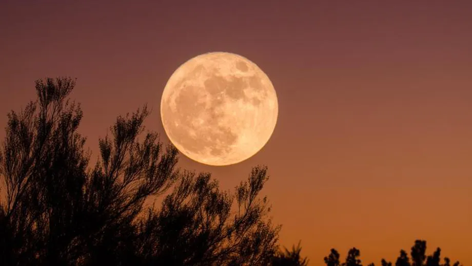 Ultima superlună din 2023: când va avea loc evenimentul astronomic. Culorile spectaculoase vor putea fi admirate pe cerul liber