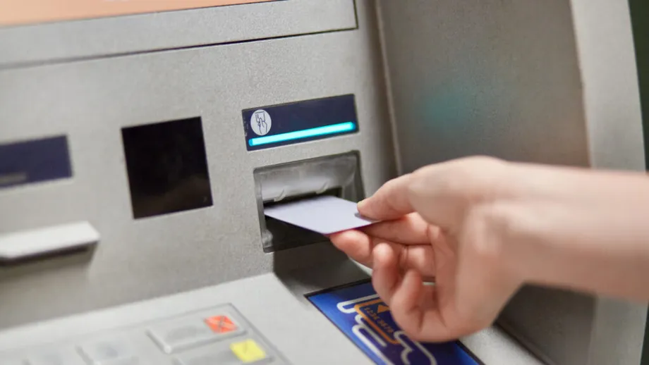 Care este suma maximă pe care o poți scoate de la bancomat într-o zi. Limita este impusă de bancă