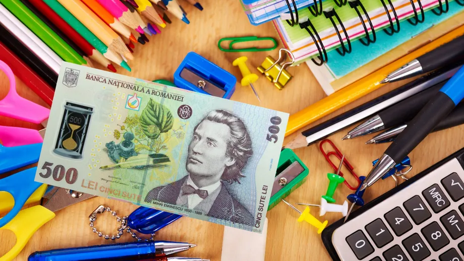 Tichetele educaţionale de 500 de lei ajung la elevii defavorizaţi abia la jumătatea anului şcolar