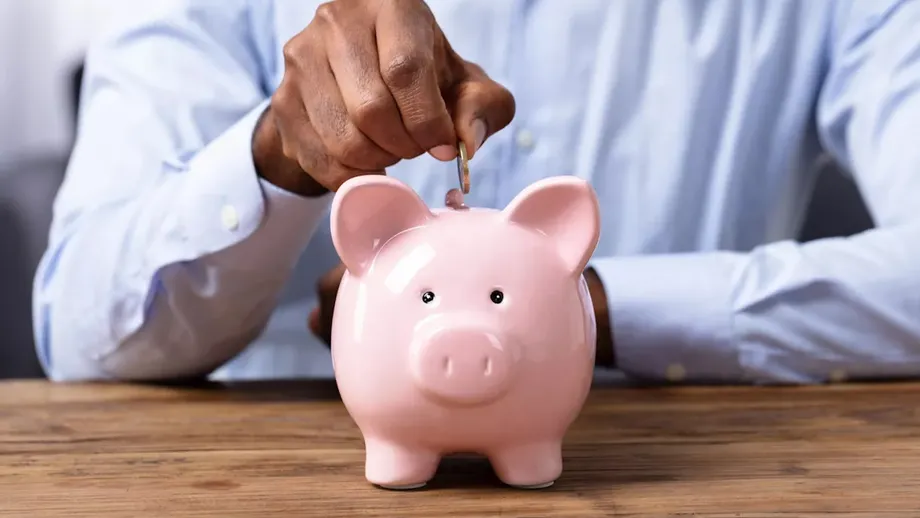 Cele mai bune sfaturi financiare pentru cei trecuți de 30 de ani. Așa vei putea economisi mai mult