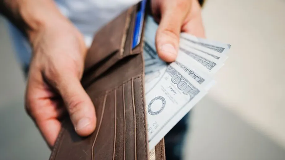 Au intrat în circulație noile bancnote. Cum arată banii cu care vor putea plăti anumiți români