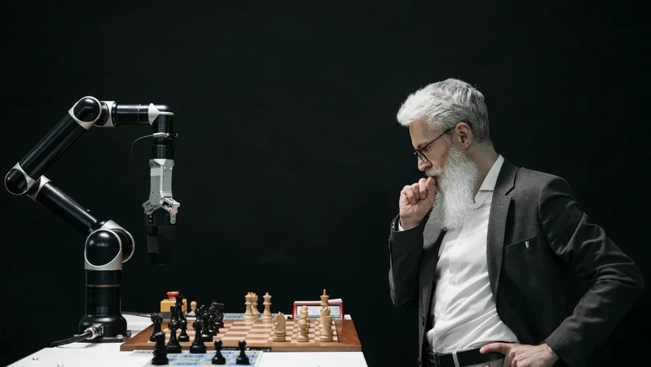 ANALIZĂ De ce nu ne ia inteligența artificială locurile de muncă. Paradoxul AI