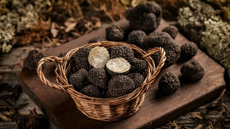 Alimentul românesc care costă aproape cât o mașină la mâna a doua, în 2025. Doar bogații îl mănâncă