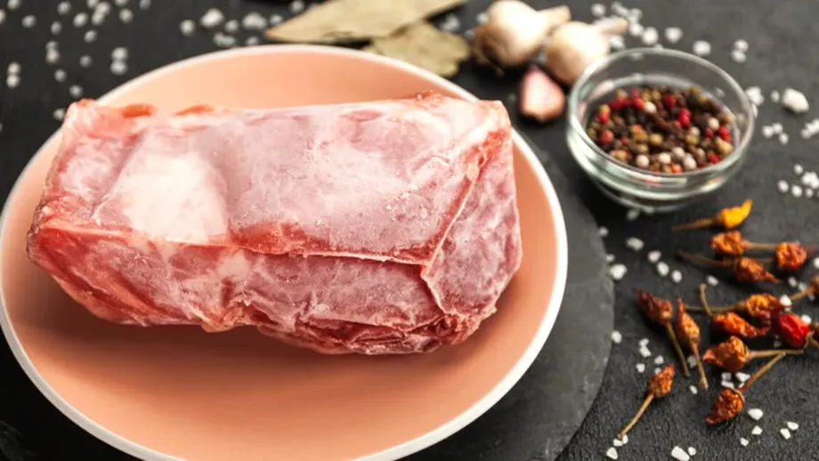Ce se întâmplă cu adevărat în corpul tău când mănânci carne zilnic? Efectele ascunse pe care nimeni nu ți le spune!