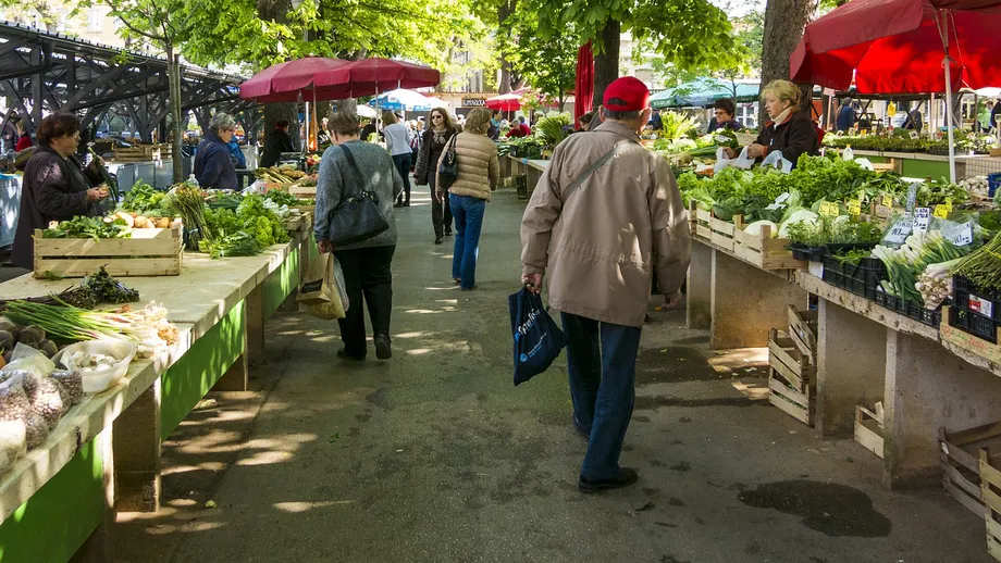 Legumele de sezon, un lux pentru români. Ce poți cumpăra cu 100 de lei din piață: ”Prefer să cumpăr de la supermarket”